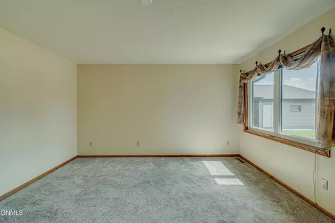 2002 E Capitol Ave, Bismarck, ND 58501 photo 17