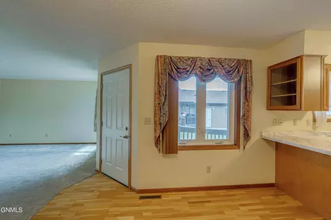 2002 E Capitol Ave, Bismarck, ND 58501 photo 2