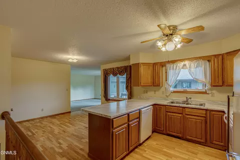 2002 E Capitol Ave, Bismarck, ND 58501 photo 12