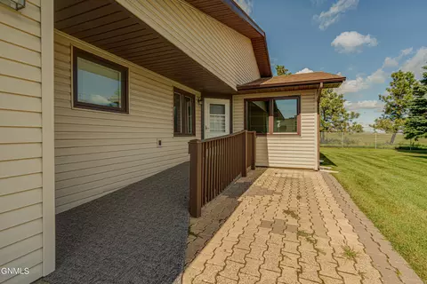 2002 E Capitol Ave, Bismarck, ND 58501 photo 61