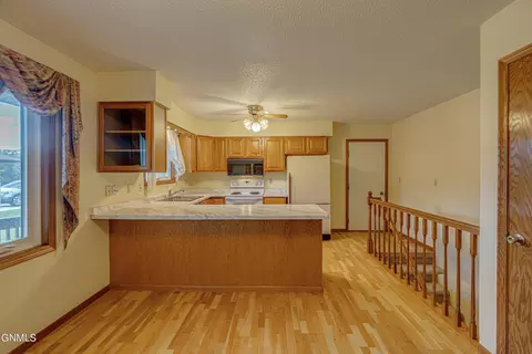2002 E Capitol Ave, Bismarck, ND 58501 photo 3