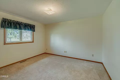 2002 E Capitol Ave, Bismarck, ND 58501 photo 21