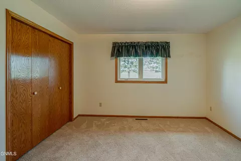 2002 E Capitol Ave, Bismarck, ND 58501 photo 22