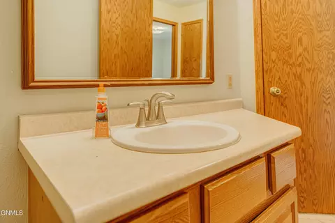 2002 E Capitol Ave, Bismarck, ND 58501 photo 32