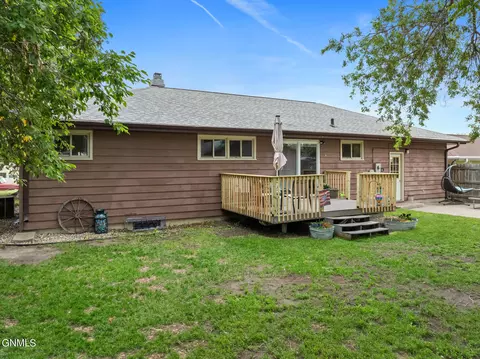 10 5th Ave NE, Garrison, ND 58540 photo 27
