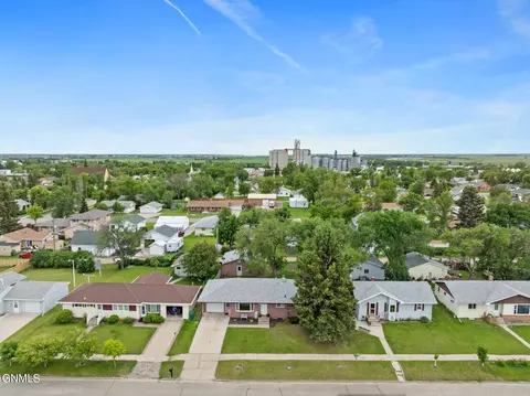 10 5th Ave NE, Garrison, ND 58540 photo 7