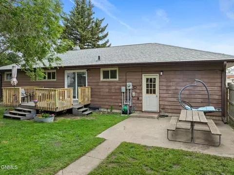 10 5th Ave NE, Garrison, ND 58540 photo 28