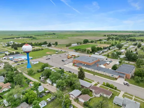 10 5th Ave NE, Garrison, ND 58540 photo 23