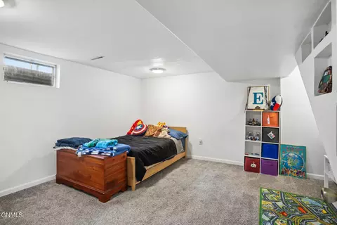 10 5th Ave NE, Garrison, ND 58540 photo 18