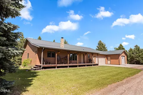 9204 119th St SE, Bismarck, ND 58504