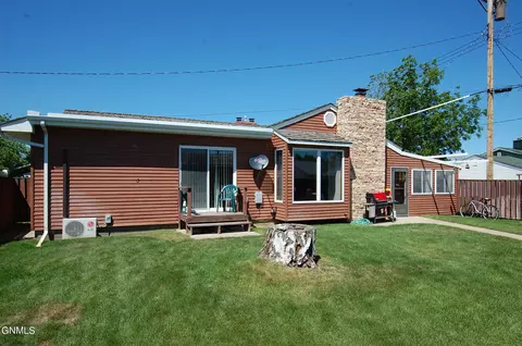 916 3rd St SW, Sidney, MT 59270 photo 4