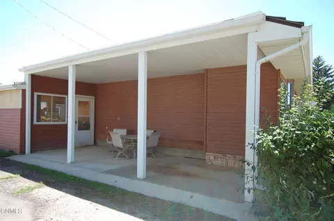 916 3rd St SW, Sidney, MT 59270 photo 2