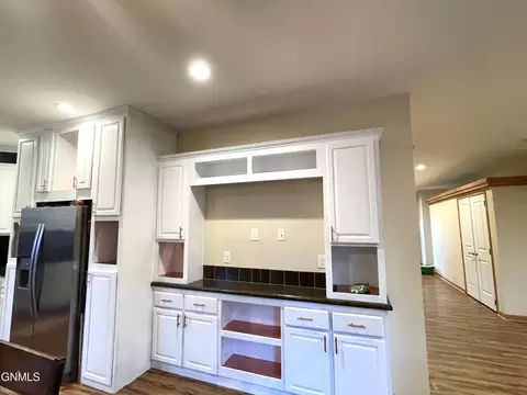 Kitchen - 3311 36th St W, Williston, ND 58801 photo 4 of 4