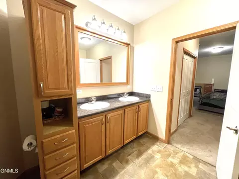 Bath - 3311 36th St W, Williston, ND 58801 photo 2 of 3