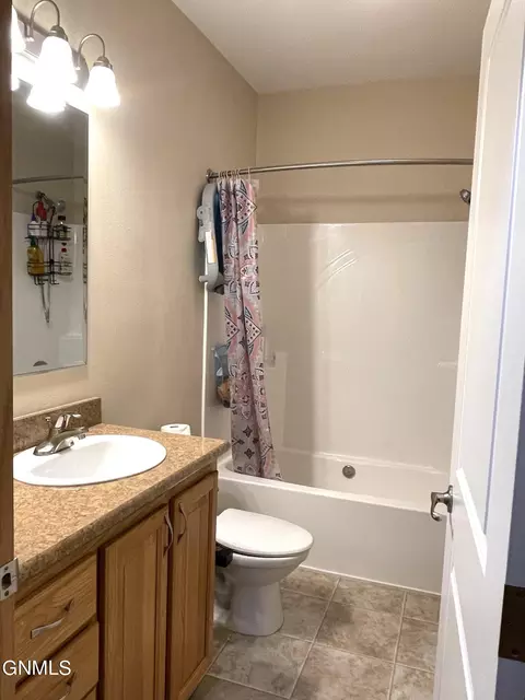 Bath - 3311 36th St W, Williston, ND 58801 photo 3 of 3