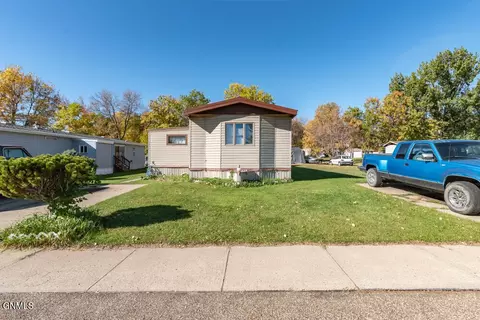 1011 1st Ave NE, Hazen, ND 58545