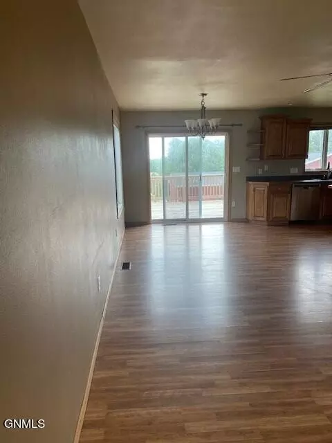 Living - 1471 4th Ave E, Dickinson, ND 58601 photo 3 of 7