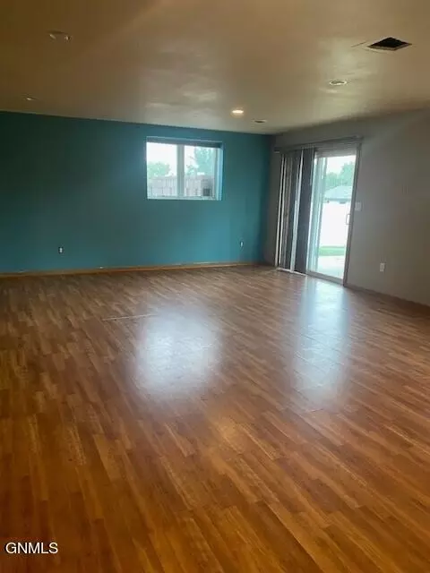 Living - 1471 4th Ave E, Dickinson, ND 58601 photo 5 of 7