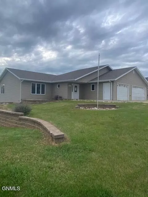 1471 4th Ave E, Dickinson, ND 58601