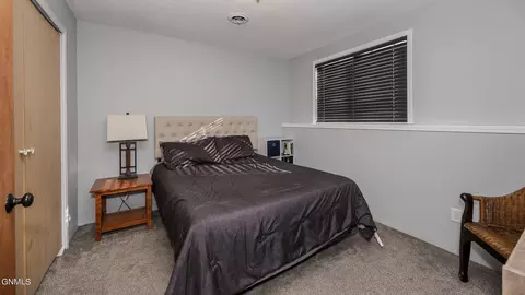 908 16th Ave E, Dickinson, ND 58601 photo 18