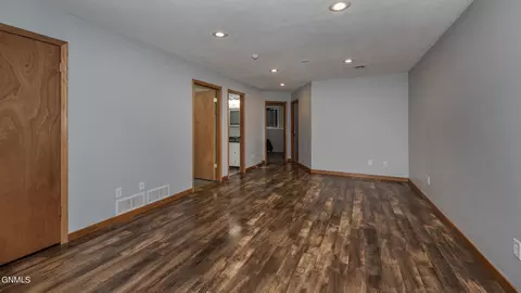 908 16th Ave E, Dickinson, ND 58601 photo 16