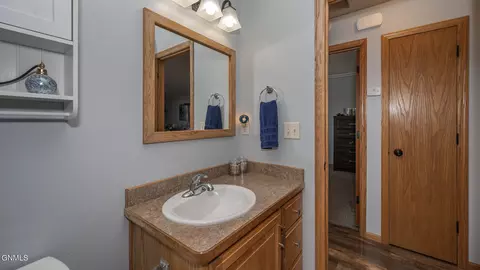 908 16th Ave E, Dickinson, ND 58601 photo 13