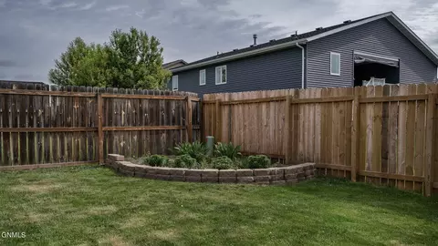 908 16th Ave E, Dickinson, ND 58601 photo 24