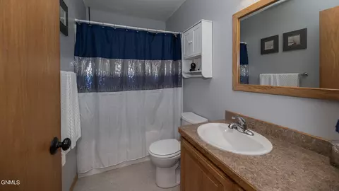 908 16th Ave E, Dickinson, ND 58601 photo 12