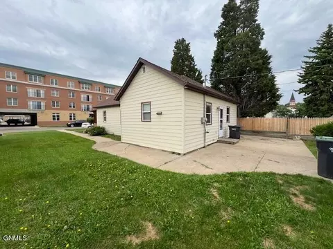 204 Collins Ave, Mandan, ND 58554 photo 23