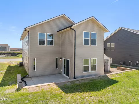 3017 27th Ave W, Williston, ND 58801 photo 5