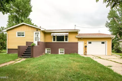 112 Elk St N, Hebron, ND 58638