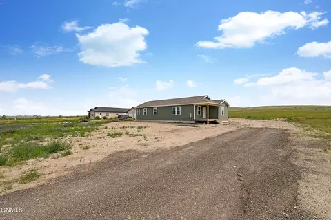 5506 Kingston Ave, Williston, ND 58801