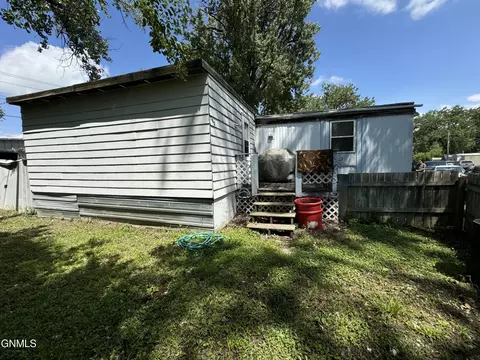 100 3rd St SW, Mandan, ND 58554
