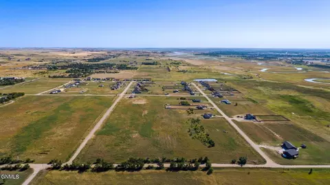 5493 Matthew Ave, Williston, ND 58801