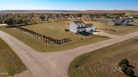 5637 Copper Pt, Bismarck, ND 58504 photo 36