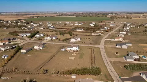 5637 Copper Pt, Bismarck, ND 58504 photo 39