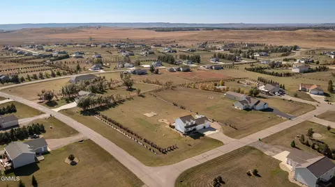 5637 Copper Pt, Bismarck, ND 58504 photo 37