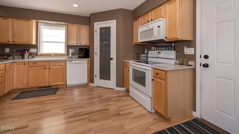 5637 Copper Pt, Bismarck, ND 58504 photo 9