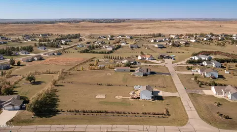 5637 Copper Pt, Bismarck, ND 58504 photo 40
