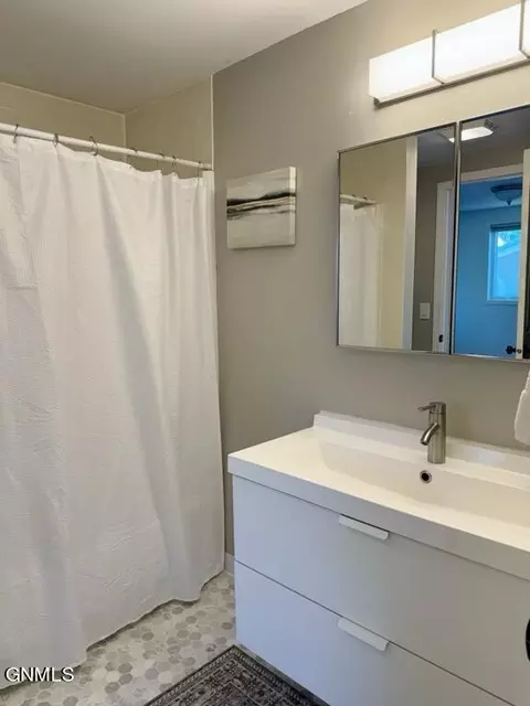 Bath - 2609 Skyway Ct, Williston, ND 58801 photo 2 of 3