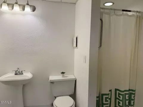 Bath - 2609 Skyway Ct, Williston, ND 58801 photo 3 of 3
