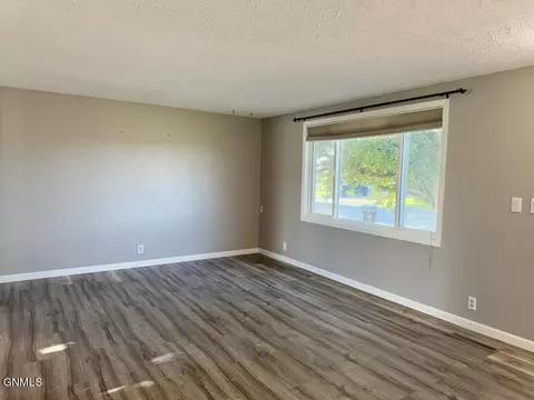 Living - 2609 Skyway Ct, Williston, ND 58801 photo 2 of 4