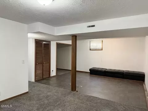 Living - 2609 Skyway Ct, Williston, ND 58801 photo 4 of 4