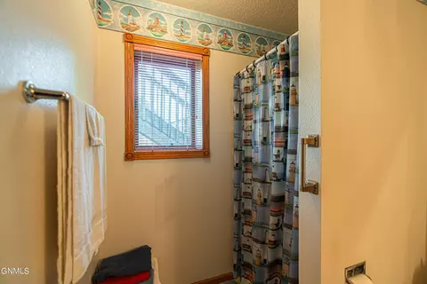 Bath - 2225 E Capitol Ave, Bismarck, ND 58501 photo 10 of 12