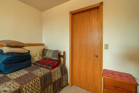Bedroom - 2225 E Capitol Ave, Bismarck, ND 58501 photo 6 of 6