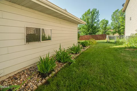 Exterior - 2225 E Capitol Ave, Bismarck, ND 58501 photo 6 of 13