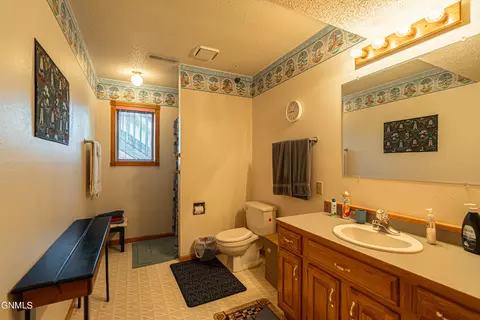 Bath - 2225 E Capitol Ave, Bismarck, ND 58501 photo 8 of 12