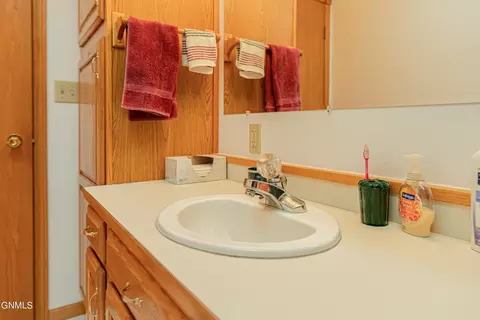 Bath - 2225 E Capitol Ave, Bismarck, ND 58501 photo 7 of 12