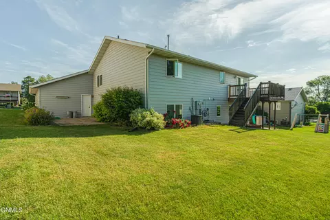 Exterior - 2225 E Capitol Ave, Bismarck, ND 58501 photo 2 of 13