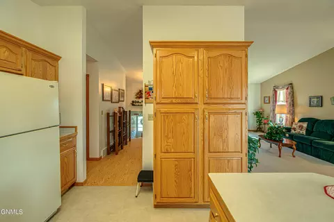 Kitchen - 2225 E Capitol Ave, Bismarck, ND 58501 photo 3 of 5